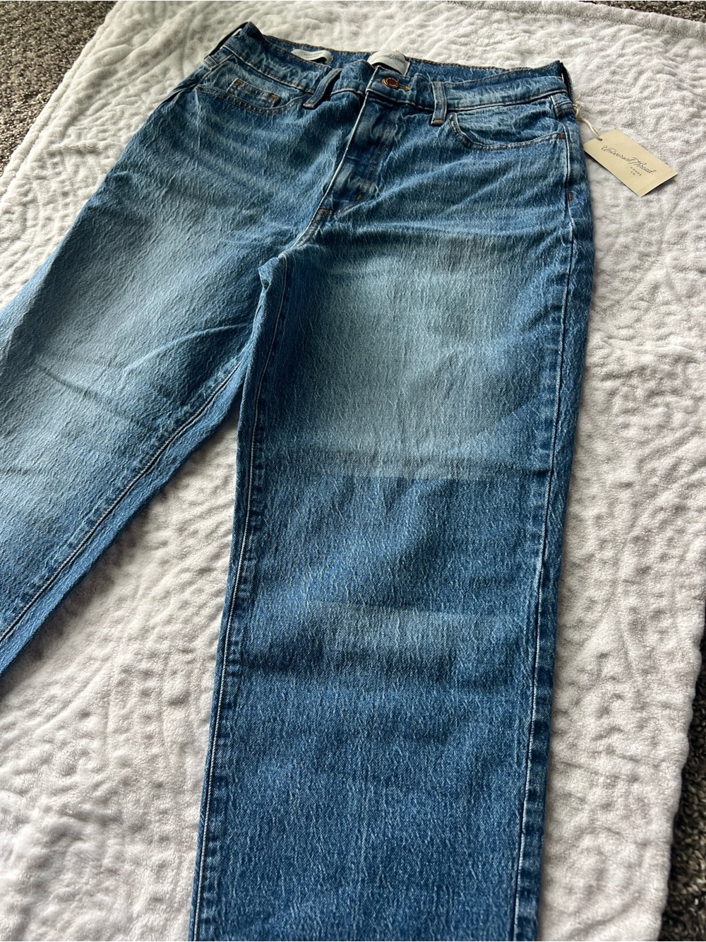 NWT Universal Thread Highest Rise Vintage Straight Leg Medium Wash Jeans|Size 8R - Picture 4 of 12